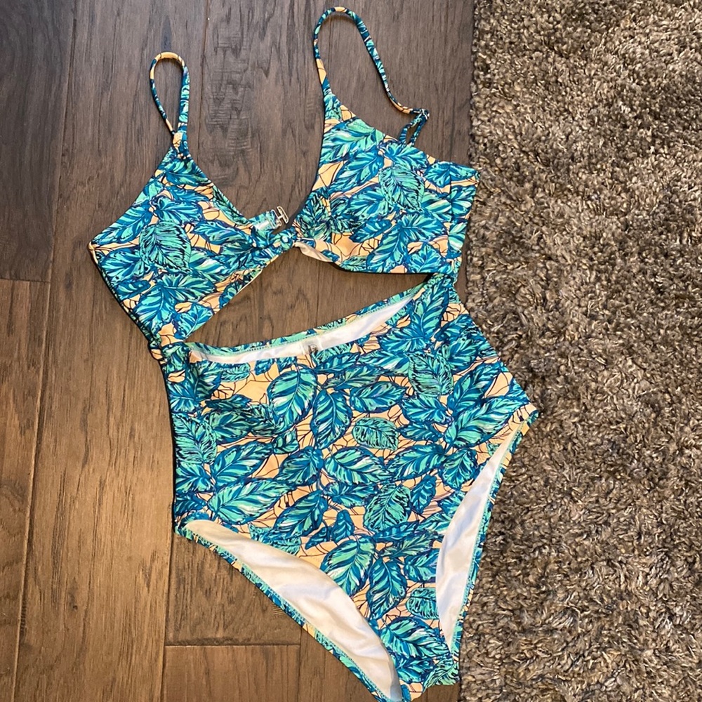 Cupshe monokini cut out bathing suit